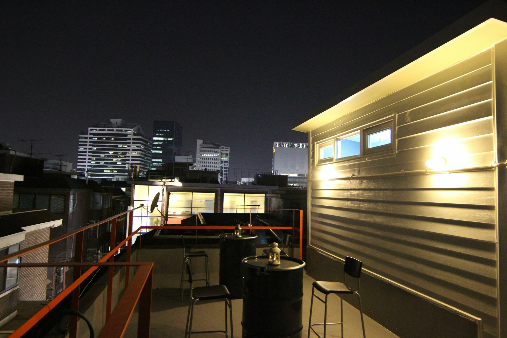 Bunk Guesthouse Hongdae Сеул Экстерьер фото